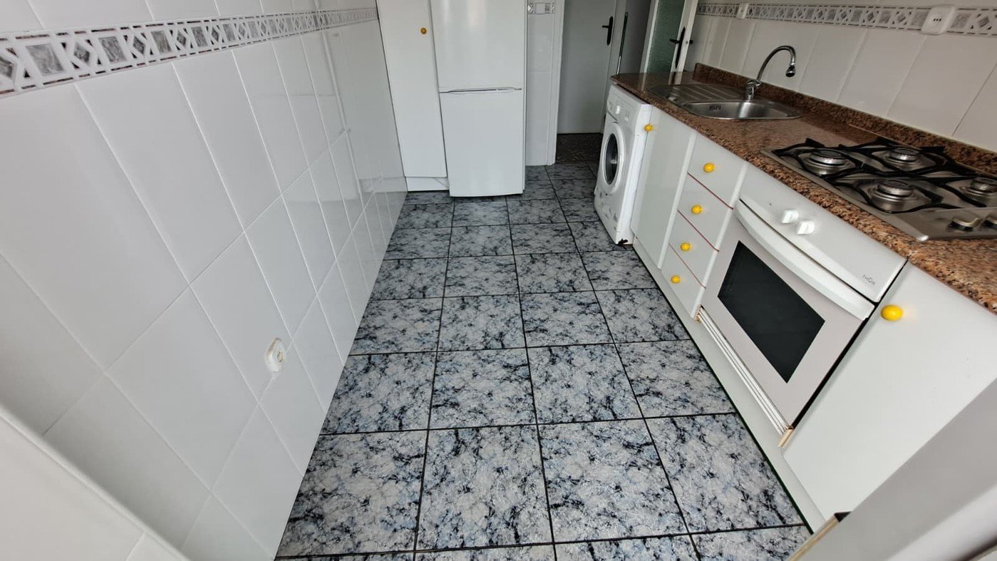 Flat on Calle Cataluña — image 5